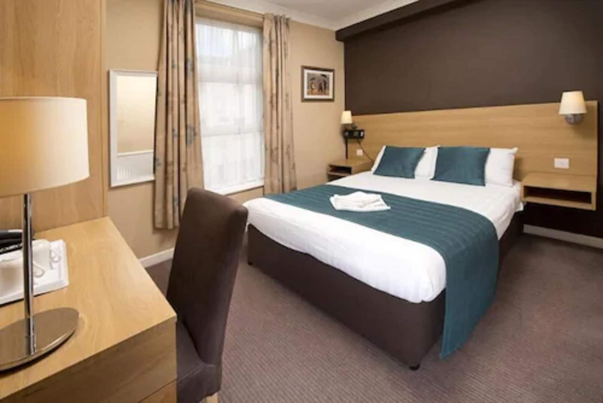 Ship And Castle Hotel Saint Mawes Esterno foto